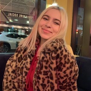 Meet your Posher, Dev